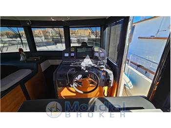Sundeck Yachts 550