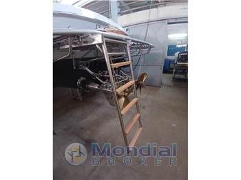 Magnum Marine 40