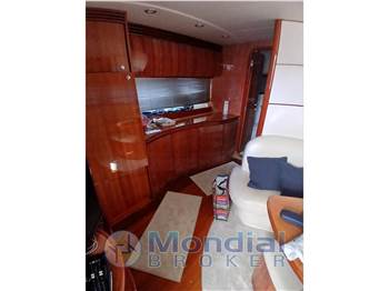 Pershing 43