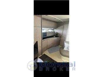 Pershing 46