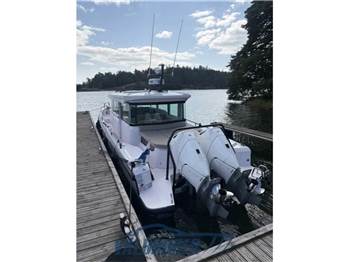 Axopar 37 XC Cross Cabin