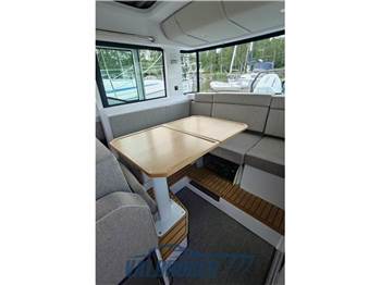 Axopar 37 XC Cross Cabin