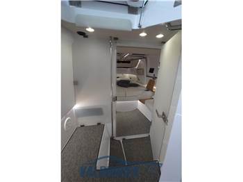Axopar 37 XC Cross Cabin
