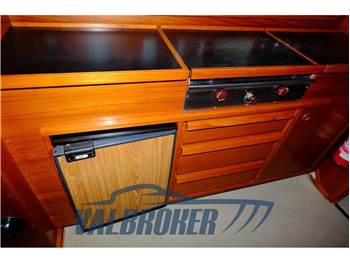 Fjord 32 cabin
