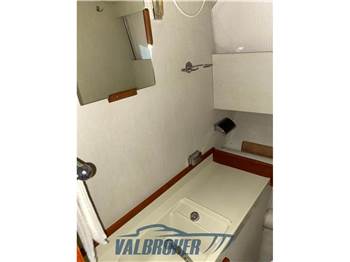 Fjord 32 cabin