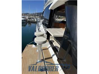 Galeon 460 fly