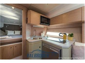 Sessa Marine C3X - Hard top