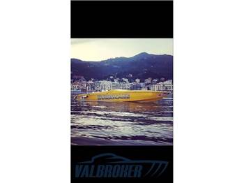 Cigarette R.T. 35' Cafe' Racer