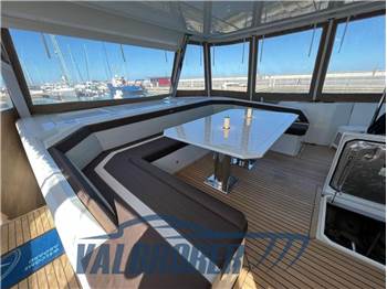Galeon 680 FLY