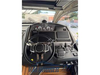 Cranchi M44 HT