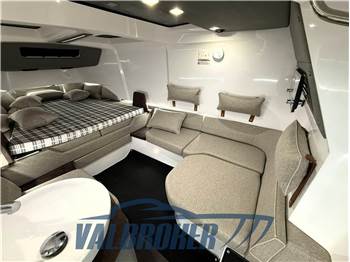 Axopar 37 XC Cross Cabin
