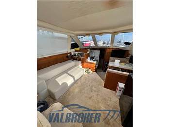 Carver Boat 400