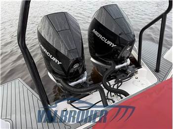 Axopar 37 XC Cross Cabin