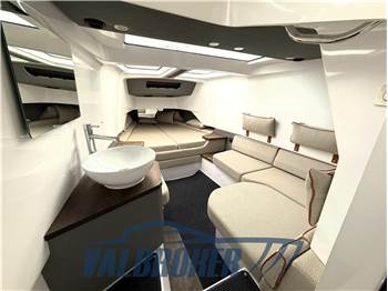 Axopar 37 XC Cross Cabin