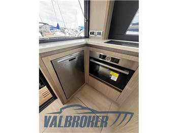 Sealine F430
