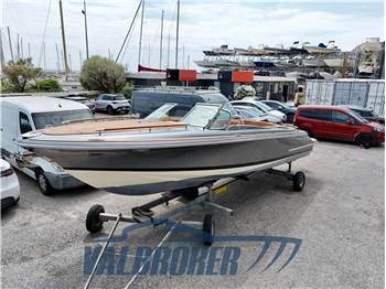 Chris Craft CORSAIR 27