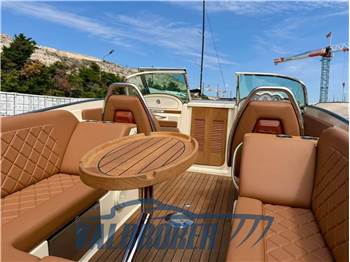 Chris Craft CORSAIR 27