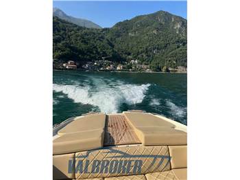 Chris Craft CORSAIR 32