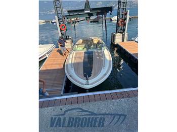 Chris Craft CORSAIR 32