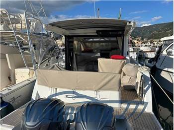 Sealine C335V