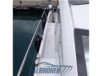 Sealine C335V