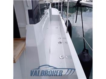 Sealine C335V