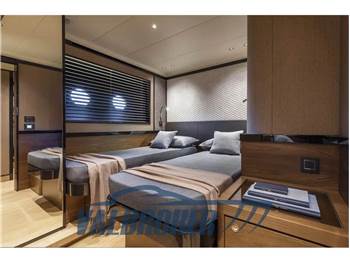 Absolute Navetta 68