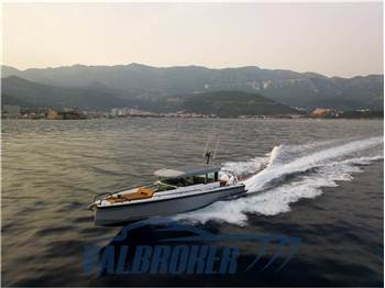 Axopar 37 XC Cross Cabin