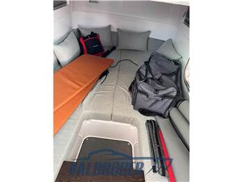 Axopar 37 XC Cross Cabin