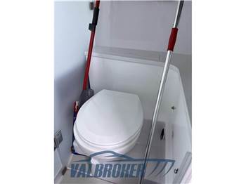 Axopar 37 XC Cross Cabin