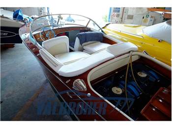 Riva Tritone