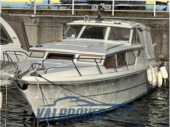Fjord 32 cabin
