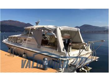 Fjord 32 cabin
