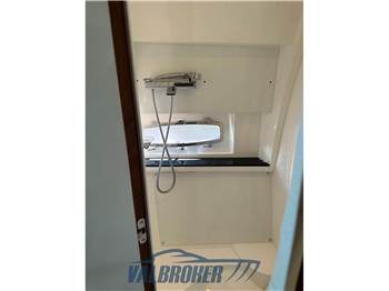 Sealine SC 38