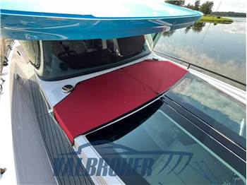 Axopar 37 XC Cross Cabin