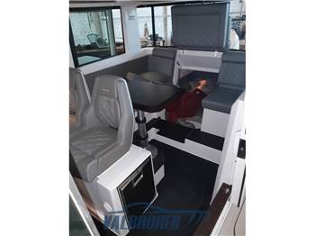 Axopar 37 XC Cross Cabin