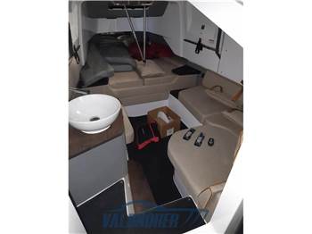 Axopar 37 XC Cross Cabin