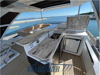 Galeon 680 FLY