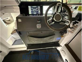 Axopar 37 XC Cross Cabin
