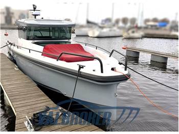 Axopar 37 XC Cross Cabin