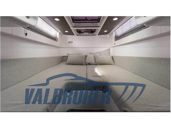 Axopar 37 XC Cross Cabin
