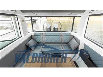Axopar 37 XC Cross Cabin