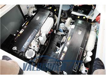 Monterey Boats 415 SY Sport Yacht