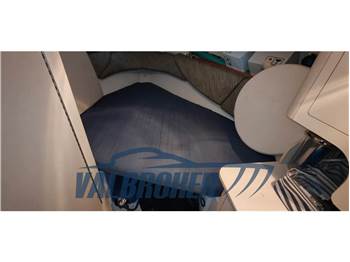 Four Winns Sundowner 285