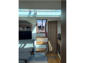Sealine SC 38