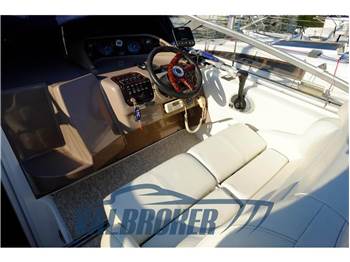 Regal Marine COMMODORE 2665