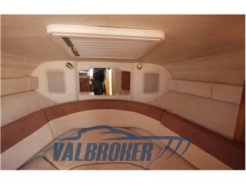 Sea Ray 255 DA Sundancer