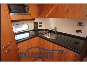 Sunseeker Predator 64