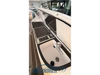 Axopar 45 Cross Cabin