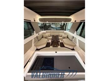 Axopar 45 Cross Cabin